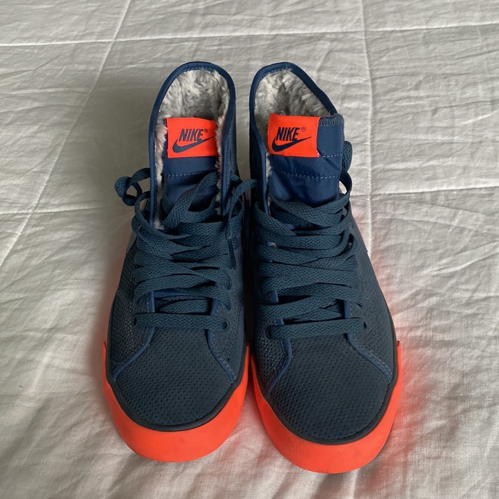 Nike Blazer Mid ‘77 - Picture 2 of 4